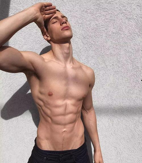 广州网红男模吃瓜,揭秘幕后真相与网络热议 第3张 广州网红男模吃瓜,揭秘幕后真相与网络热议 第3张